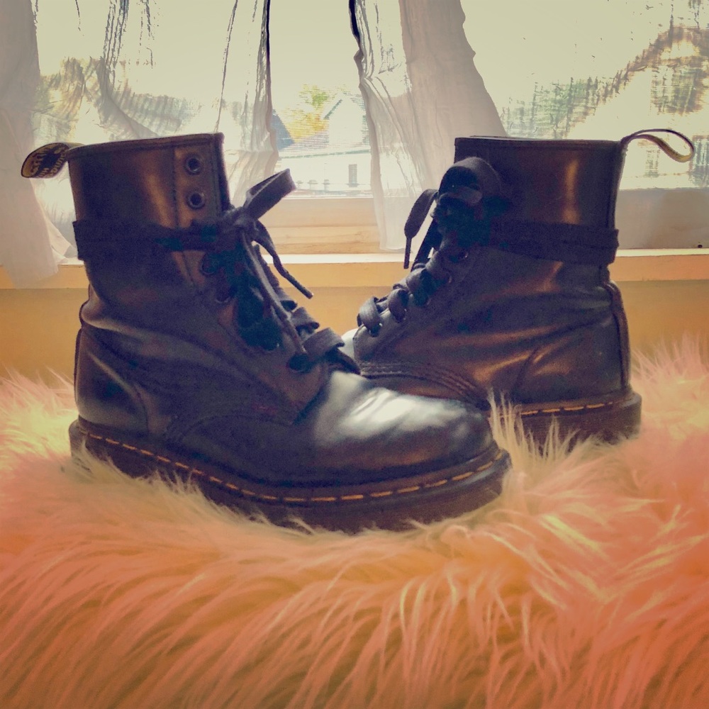 Dr. Marten 1460 Smooth Black Boots
